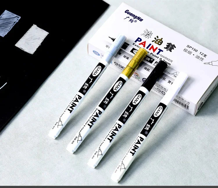 4Pcs/set Oil Based White Black Permanent Paint Markers Pens 0.7mm Extra Fine Waterproof, for Rock Painting, Wood, Metal, Canvas