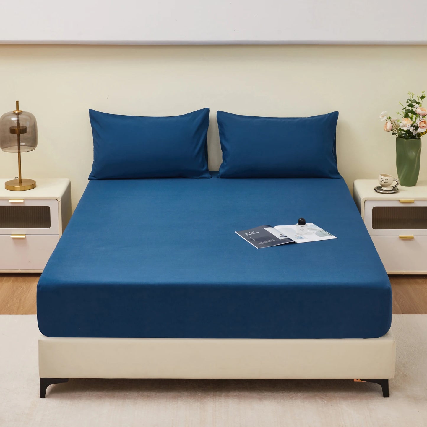 Waterproof Fitted Bed Sheet Comfortable Mattress Protector with Elastic Rubber Band Washable and Easy Care